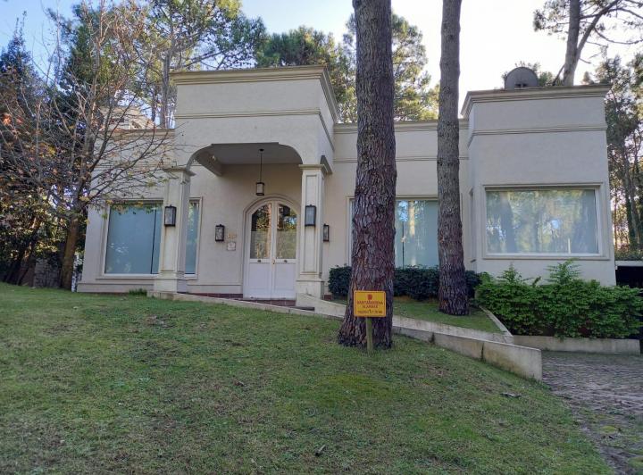 Casa · 262m² · 4 Dormitorios