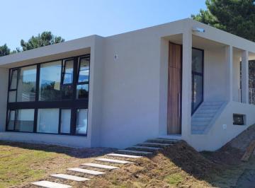 Casa · 200m² · 3 Dormitorios · Costa Esmeralda - Senderos IV 322 - Alquiler