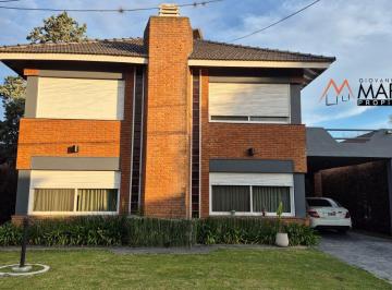Casa de 5 ambientes, General Rodríguez · Casa a La Venta en Country Las Lajas