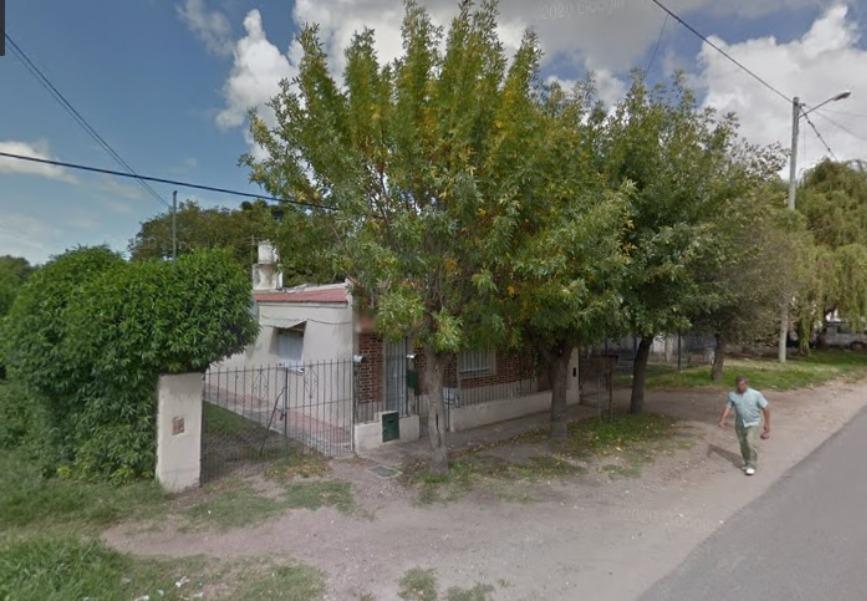 Casa 3 amb, 342m² en barrio Libertad con patio y 2 habitaciones