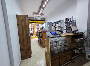 Local comercial , Colegiales · Retasado! Ideal Invers. Excelente Local Comercial Al Frente en Palermo con Renta