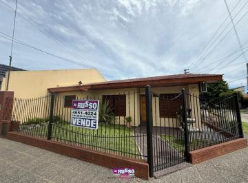 RUS-RUS-8900_2 · Venta Casa 3 Ambientes Villa Luzuriaga