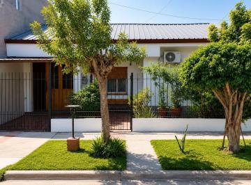 KNK-KNK-3753_2 · Oportunidad Venta Casa 4 Ambientes con Quincho y Fondo Libre