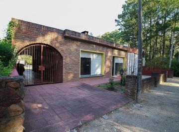 Casa · 70m² · 4 Ambientes · 1 Cochera · Casa en Venta en Balneario Zagarzazú 2 Dorm. Garaje y Barbacoa