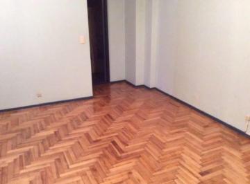 Departamento · 42m² · 2 Ambientes · Retasado! Confortable Dos Ambientes con Lavadero. Buena Ubicación Subte H