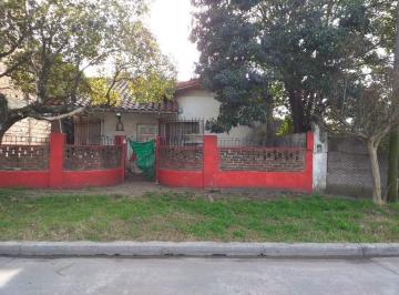Casa · 100m² · 1 Ambiente · Venta Terreno con Casa a Reciclar - Ricardo Rojas - Tigre