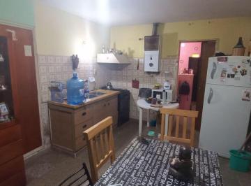 Casa · 170m² · 2 Ambientes · 1 Cochera · Casa y Galpon a La Venta en Cosquin!