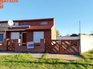 Casa de 5 ambientes, Mar del Tuyú · Chalet 1/2 Lote Propio - Impecable 61 E/ 4 y 5