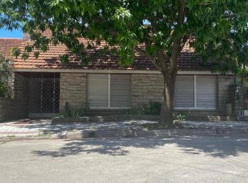 Casa de 5 ambientes, Lomas de Zamora · Casa con 500 m² Terreno y 3 Dorm. en Venta, Lomas de Zamora Parque Miñaqui