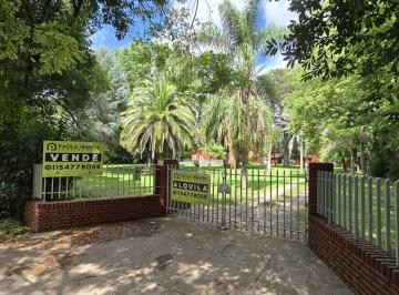 Quinta vacacional · 300m² · 4 Ambientes · 10 Cocheras · Quinta en Venta 8.150 m² Piscina y Quincho a 3 Cuadras Rn3