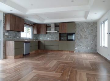 Casa de 3 ambientes, Almirante Brown · Casa con 2 Dorm. y 220 m² en Venta en Burzaco, Moderna, Luminosa, Detalles de Categoria.