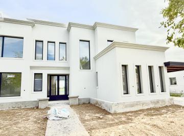 Casa · 225ha · 7 Ambientes · 6 Cocheras · Casa en Venta en El Cantón, Escobar, G. B. a. Zona Norte