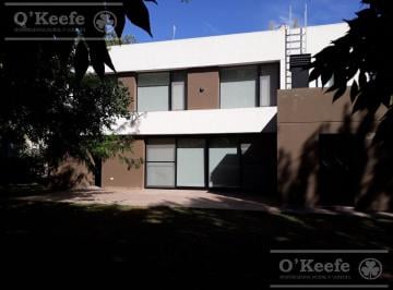Casa · 188m² · 5 Ambientes · Casa de Estilo Moderno en Venta con Cuatro Dorm. en Fincas de Hudson