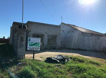Casa · 120m² · 3 Dormitorios · 1 Cochera · Casa de Tres Dorm. Sobre Terreno de 10 Mt de Frente por 30 Mt