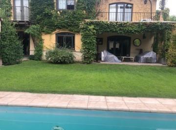 Casa de 7 ambientes, Guaymallén · Club de Campo