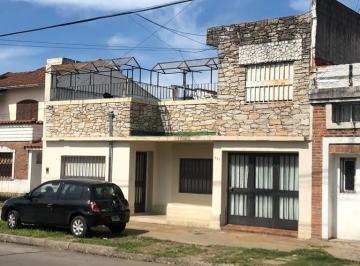 Casa de 3 ambientes, Morón · En Venta - Casa Lote Propio en 2 Plantas - Haedo Sur