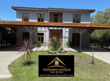 Casa · 180m² · 5 Ambientes · 3 Cocheras · Hermosa Casa en Venta en Venado 2