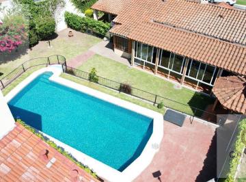 Casa · 165m² · 5 Ambientes · 1 Cochera · Casa - Barrio Uno