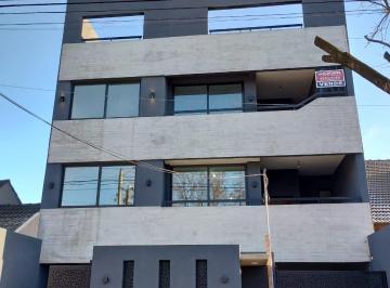 Departamento de 2 ambientes, Esteban Echeverría · Venta - Departamento 2 Ambientes con Amplio Balcón, Parrilla y Cochera