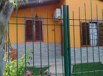 Casa · 180m² · 3 Dormitorios · 1 Cochera · Vendo Chalet Más Departamento