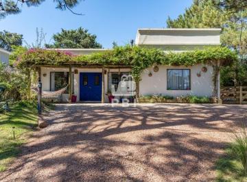 Foto1 · Casa de 3 Dorm. en Tío Tom, Punta Ballena - Ref: Pbi96