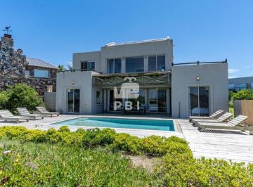 Foto1 · Casa de 4 Dorm. en Tio Tom, Punta Ballena - Ref: Pbi436