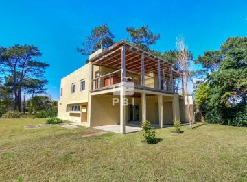 Foto1 · Casa de 4 Dorm. en Tio Tom, Punta Ballena - Ref: Pbi958