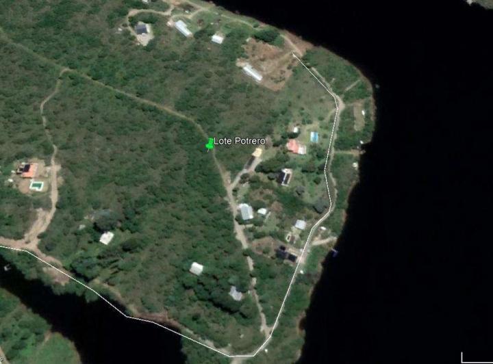 Terreno · 909m²