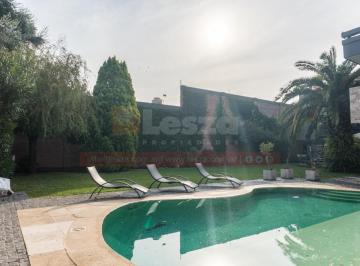 Casa de 5 ambientes, Lanús · Casa con Parque y Piscina Lanús Oeste