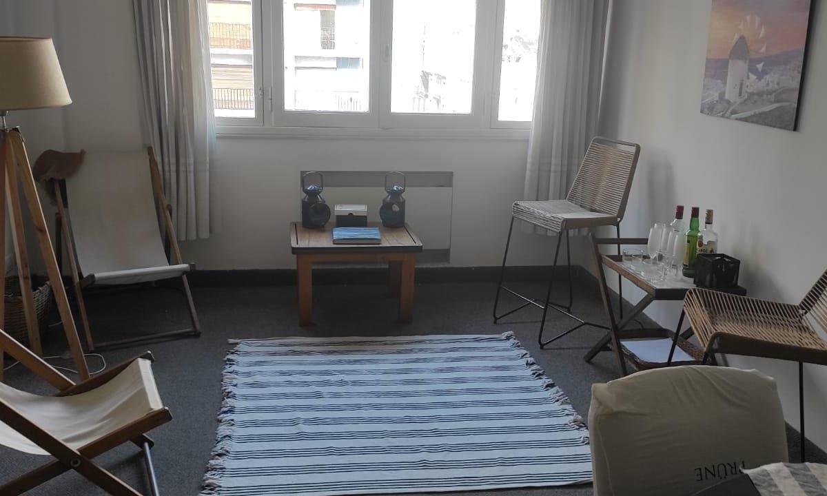 Venta departamento 3 ambientes con dependencia a la calle de 90 metros