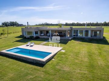 Foto1 · Casa 6 Dorm. en Laguna de Los Cisnes, Punta Ballena - Ref: Pbi2871