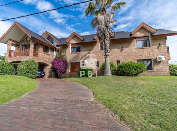 Foto1 · Venta Casa de 7 Dorm., Playa Mansa, Punta del Este - Ref: Pbi2915