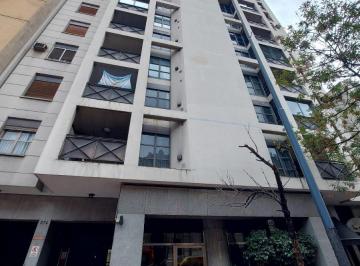 Departamento de 6 ambientes, Córdoba · B° Centro Vendo Depto de 4 Dorm., 2 Balcones, 3 Baños y Cochera.