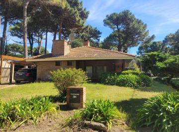 Casa · 105m² · 2 Dormitorios · 2 Cocheras · Casa en Venta - Zona Lasalle - m del Mar - Ideal Vivienda
