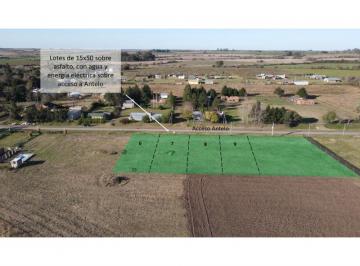 Terreno · 750m² · Terreno de 15x50 Sobre Calle Asfaltada, Acceso Antelo - con Agua y Energía Eléctrica