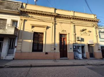 Casa · 198m² · 5 Ambientes · 9 de Julio y Peron, Casona Antigua con 4 Departamentos y 1 Local Comercial, Ideal Hostel, Consultori