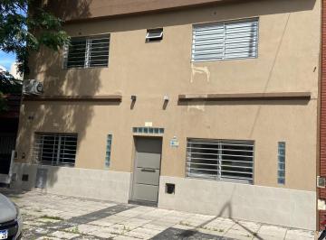 fachada · Excelente PH Tipo Casa de 3 Ambientes en Alquiler en El Barrio de Villa Real