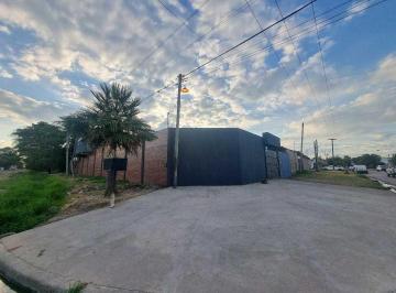 Casa de 3 ambientes, Barranqueras · Casa 3 Dorm. Sobre Asfalto con Pileta, Barranqueras