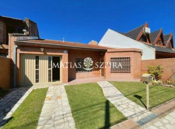 Casa · 220m² · 5 Ambientes · 2 Cocheras · Propiedad en Moreno. Oportunidad Adelanto de Usd60.000 Finan