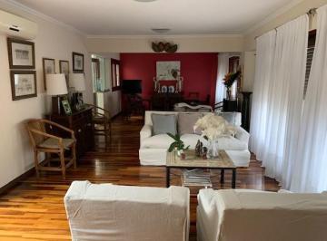 Casa de 5 ambientes, Quilmes · Moderno Chalet 5amb. + Cochera. Residencial Quilmes