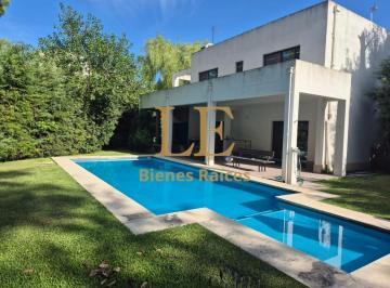 Casa · 230m² · 4 Ambientes · 5 Cocheras · Casa en Venta El Aromo