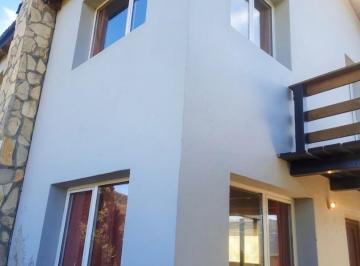 Casa · 84m² · 3 Ambientes · 2 Cocheras · Casa en Venta 3 Ambientes Barrio Valle Azul a Estrenar