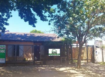 Casa · 152m² · 3 Ambientes · 1 Cochera · Casa con Departamentos a La Venta: Ubicado en Maipú 522, Entre Malvinas y Lima - Colón, Entre Ríos