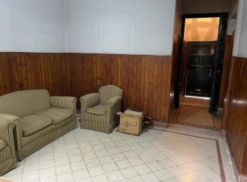 Casa de 5 ambientes, Córdoba · Alquilo Casona 200 m², 5 Ambientes, 2 Baños, Cocina, Patio y Gas