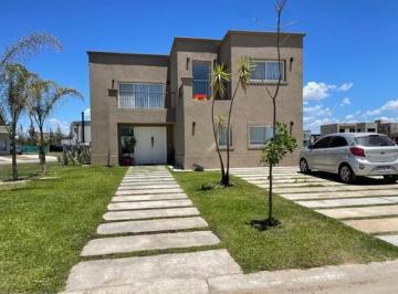 Frente · Excelente Casa en Venta, Vila Marina 2, 5 Amb, 5 Baños, Cochera, Pileta