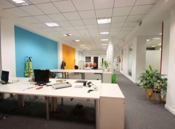Oficina comercial · 374m² · Edificio Totalmente Reciclado