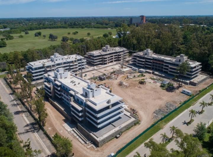 Desarrollo vertical , Pilar · Le Bois Lofts & Residences I y II