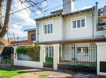 Casa · 172ha · 5 Ambientes · 1 Cochera · Venta Casa 4 Dorm. Comodín, con Patio y Cochera