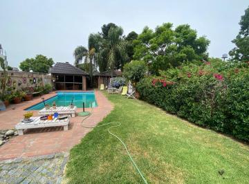 Casa · 300m² · 4 Cocheras · Casa en Venta - Ituzaingó Norte