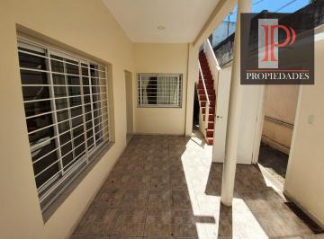 Departamento · 100m² · 3 Ambientes · PH Interno de 2 Dorm. Reciclado a Nuevo en Banfield Oeste